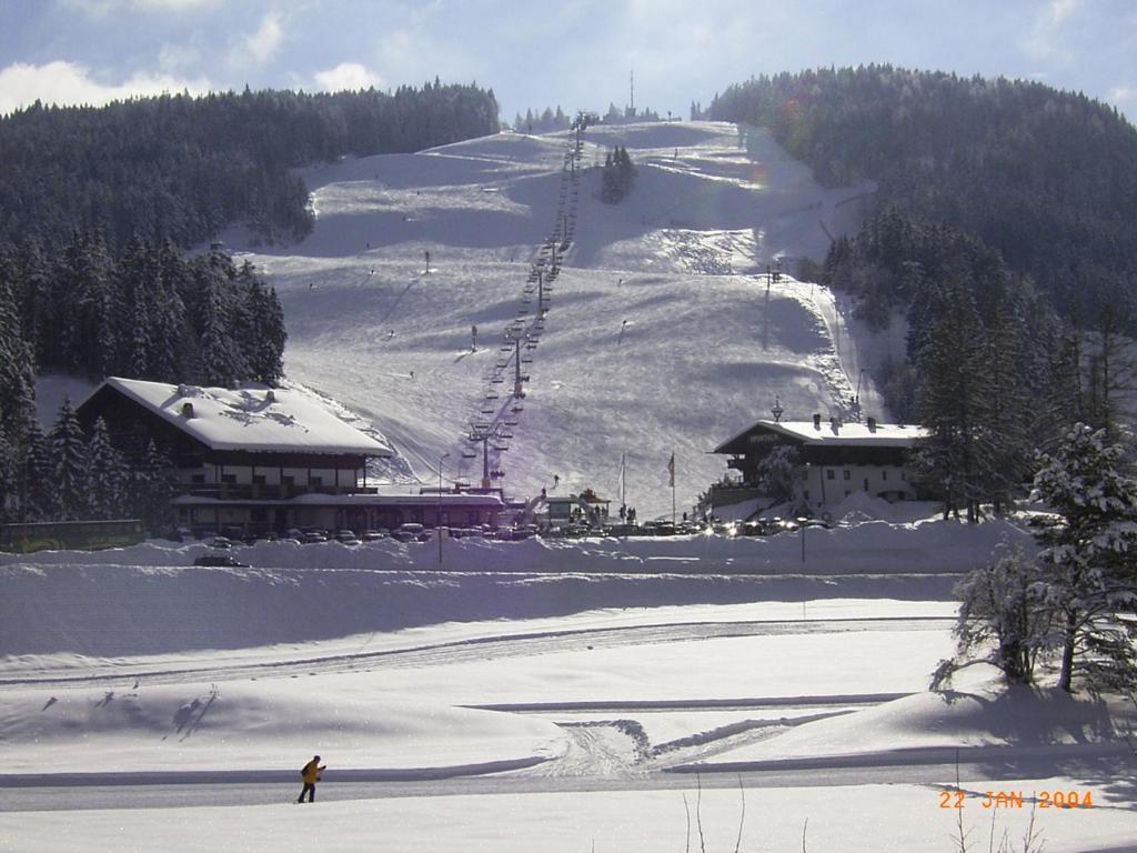 Krosbacher Hof เซเฟลด์ อิน ทิโรล ภายนอก รูปภาพ