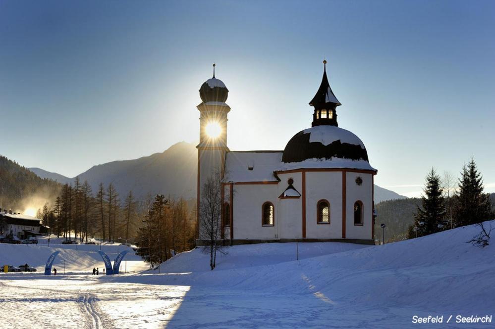 Krosbacher Hof เซเฟลด์ อิน ทิโรล ภายนอก รูปภาพ