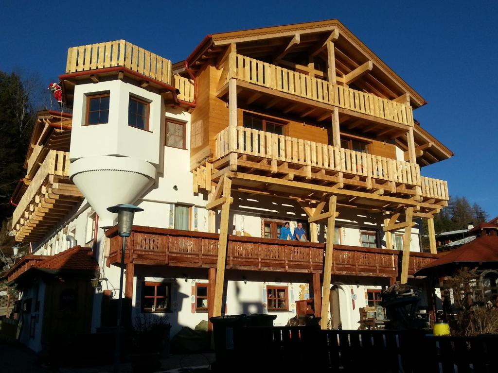 Krosbacher Hof เซเฟลด์ อิน ทิโรล ภายนอก รูปภาพ