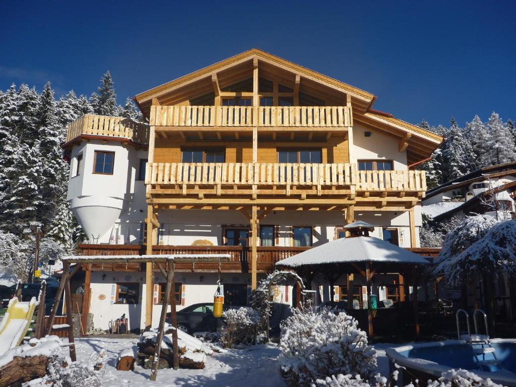 Krosbacher Hof เซเฟลด์ อิน ทิโรล ภายนอก รูปภาพ